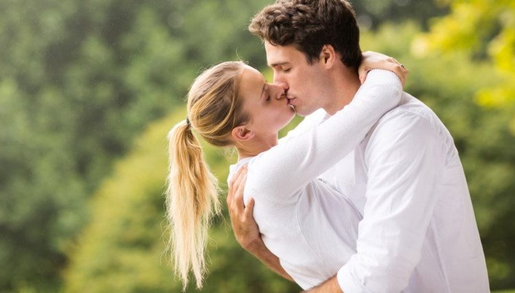 Πως τα φιλιά κάνουν καλό στην υγεία μας