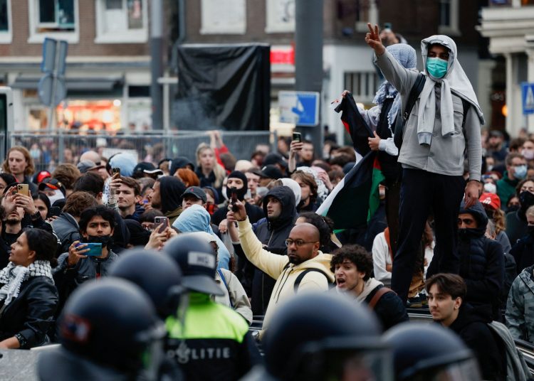 Παλαιστινιακό: Ξεσηκώνονται οι φοιτητές σε όλο τον κόσμο-Καταστέλλουν οι κυβερνήσεις