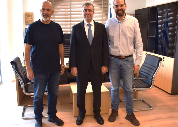 Συνάντηση Πρέσβη Αζερμπαϊτζάν με Φαρμάκη-Επωφελείς οι συνεργασίες