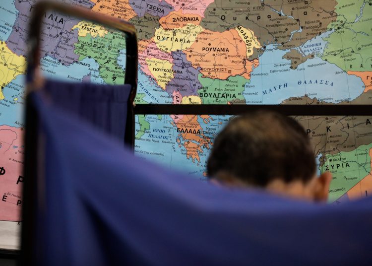 Δημοσκόπηση: «Πάμε λάθος» λένε 6 στους 10-Η ακρίβεια το μεγάλο πρόβλημα