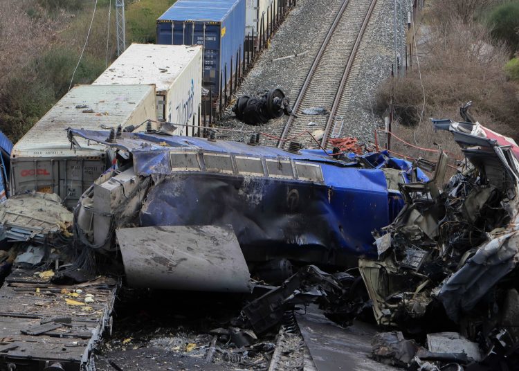 Τέμπη: Στη Βουλή η δικογραφία για το σιδηροδρομικό έγκλημα