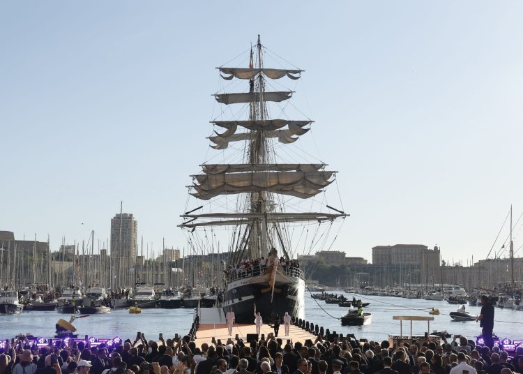 Η Ολυμπιακή Φλόγα έφθασε στην Μασσαλία της Γαλλίας-Πότε ξεκινούν οι Αγώνες