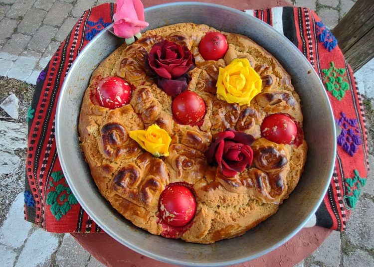 Το έθιμο της κουλούρας από τον Πολιτιστικό Λαογραφικό Σύλλογο “η Ωλένη”