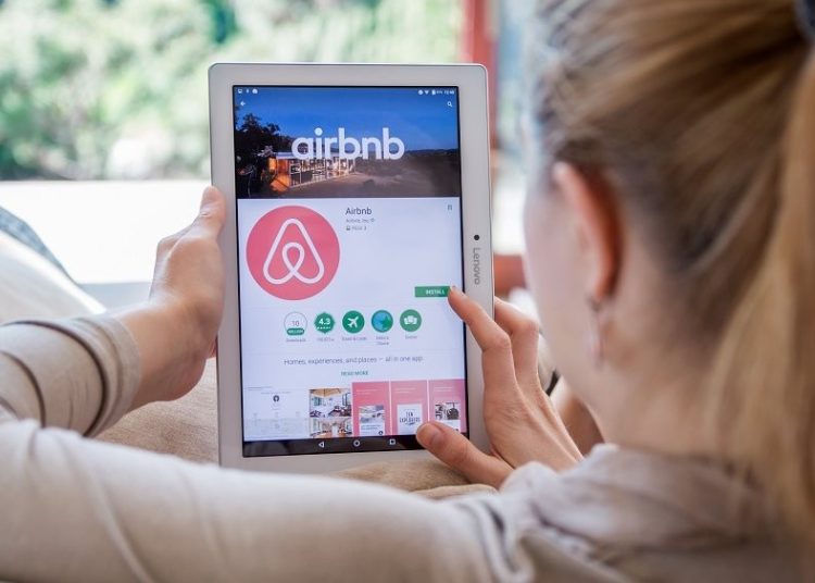 Στα ύψη η ζήτηση για Airbnb φέτος το καλοκαίρι – Δεκάδες προσφέρονται στην Ηλεία