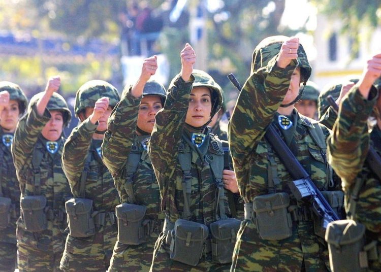 Πως θα γίνει η στράτευση των γυναικών-Τι σχεδιάζεται