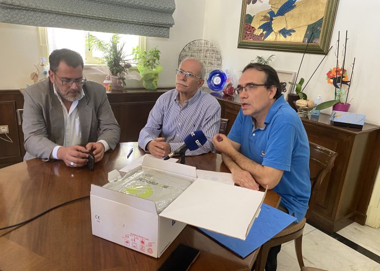 Ο Ιατρικός Σύλλογος Πύργου-Ολυμπίας δώρισε απινιδωτή στον Δήμο Πύργου