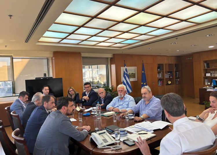 Σύσκεψη Δημάρχων Ηλείας με Υπουργό Περιβάλλοντος-Τέθηκε το ζήτημα της δημιουργίας Οργανισμού Ύδρευσης