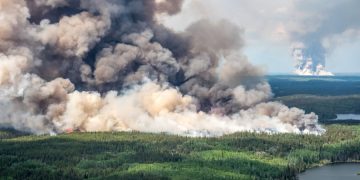 Η κλιματική αλλαγή συγκρίνεται με έναν μόνιμο πόλεμο – Θα κάνει τους ανθρώπους κατά 50% φτωχότερους