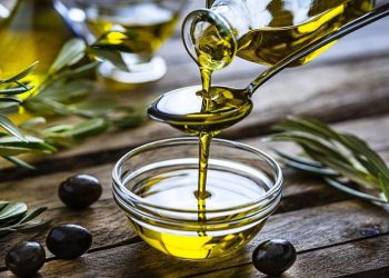 Ελαιόλαδο από… «χρυσάφι» – Ποιες είναι οι εκτιμήσεις για την πορεία της τιμής του