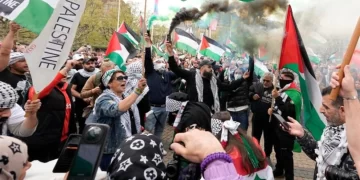 Eurovision: Χιλιάδες διαδηλωτές στο Μάλμε για τη συμμετοχή του Ισραήλ – Υποστηρίζετε τη γενοκτονία, φωνάζουν