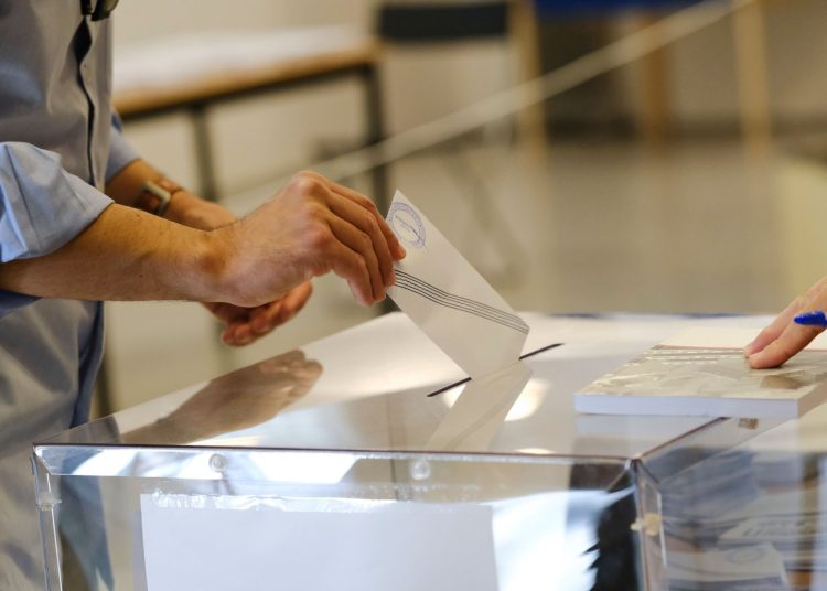 Έξι στους δέκα λένε πως πάνε στις κάλπες για να καταψηφίσουν την κυβέρνηση