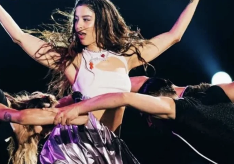 Η Ελλάδα μάγεψε την Ευρώπη-Σάττι και Παπαρίζου στη σκηνή της Γιουροβίζιον