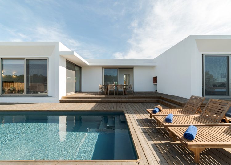 Πόσο πλούσιοι είναι οι Έλληνες-Πόσοι έχουν πισίνες και σκάφη