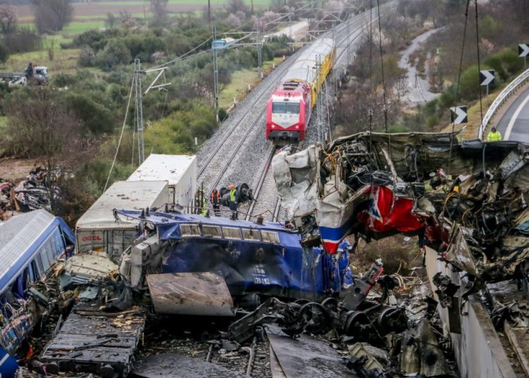 Τέμπη – Νέες αποκαλύψεις: Βρέθηκε οστό επιβάτη στο οικόπεδο με τα μπάζα