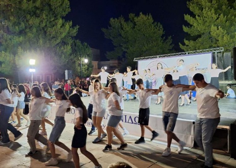 ΛΥΚΕΙΟ ΕΛΛΗΝΙΔΩΝ ΠΥΡΓΟΥ: Ο πολιτιστικός Φάρος του Πύργου (φωτο)