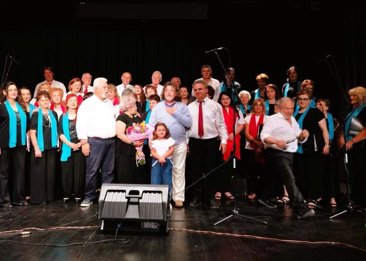 Αφιέρωμα στον Χατζιδάκι από την Χορωδία Αμαλιάδας