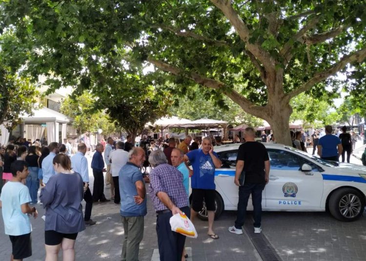 ΠΥΡΓΟΣ: Ένταση στα Δικαστήρια – Επίθεση συγγενών και εξαγριωμένων πολιτών