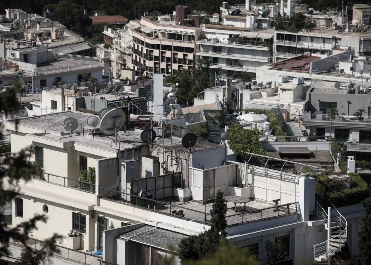 Πολιτική αποτυχία η στεγαστική κρίση – Ξεχειλίζει η αγανάκτηση της νέας γενιάς