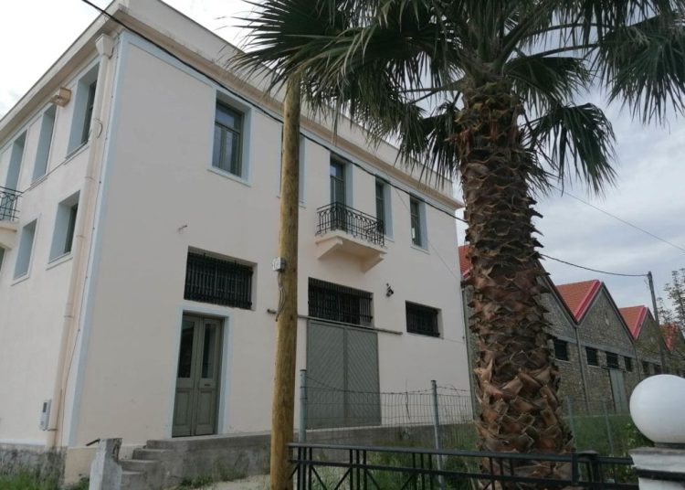 Λεχαινά: Έπεσαν οι υπογραφές για το έργο ανάπλασης του Πολιτιστικού Κέντρου