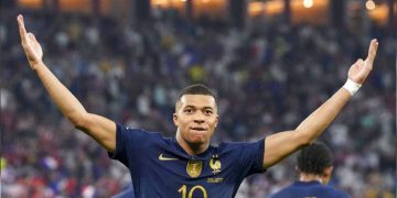 Στη Ρεάλ για πέντε χρόνια ο Εμπαπέ