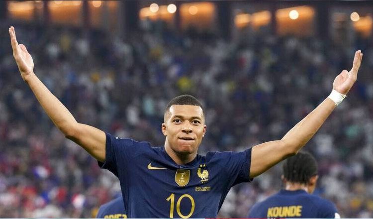 Στη Ρεάλ για πέντε χρόνια ο Εμπαπέ