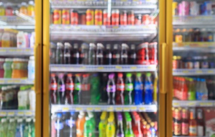 Ακρίβεια: Νέες αυξήσεις σε εμφιαλωμένα νερά, αναψυκτικά και μπύρες