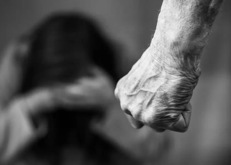 Όλο το χρονικό του ξυλοδαρμού της 43χρονης ασκούμενης από τον πασίγνωστο δικηγόρο