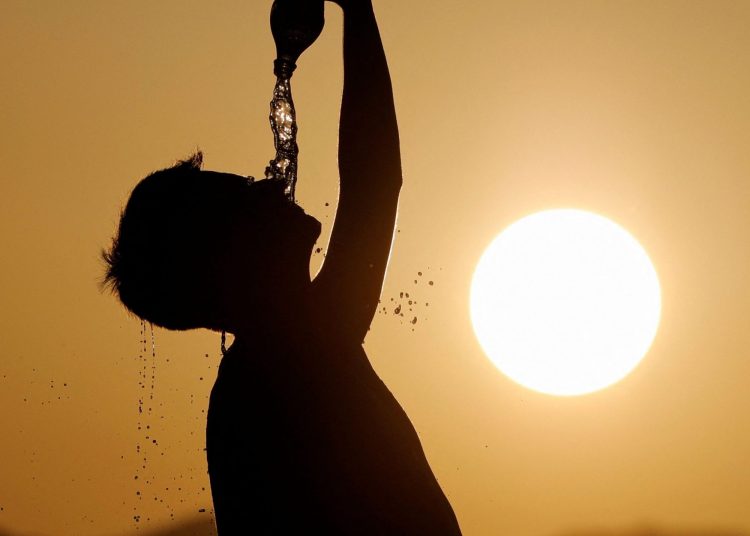 Καύσωνας & υγεία: Πως να προστατευτούμε