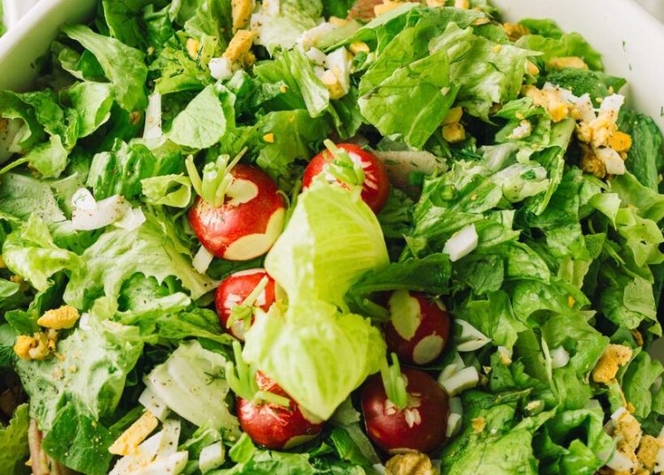 Μαρουλοσαλάτα πολίτικη