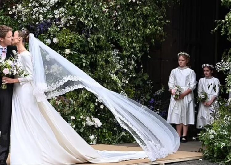 Aγγλία: Γάμος αριστοκρατών-Παντρεύτηκε ο δισεκατομυριούχος ευγενής