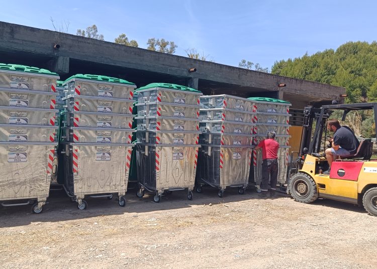 Δήμος Ολυμπίας: Αντικαθιστά σπασμένους κάδους απορριμμάτων με νέους