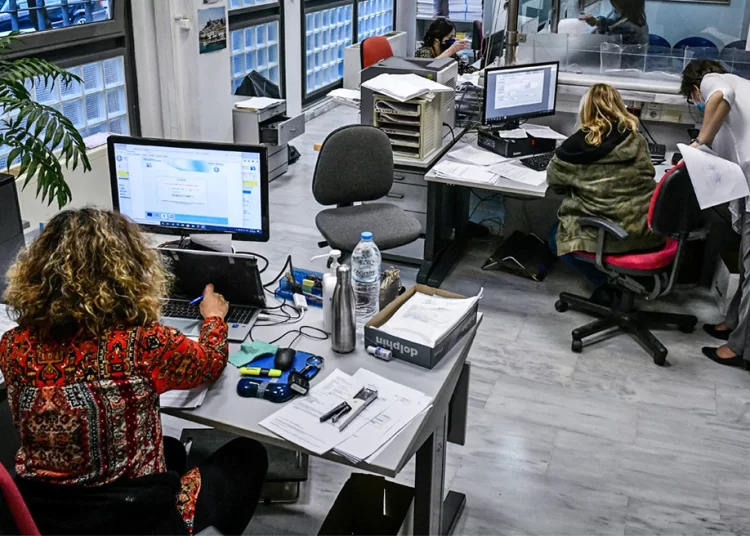 ΑΑΔΕ: Αυξήθηκαν κατά 25% οι οφειλέτες σε ένα μήνα – Αυξήθηκαν και οι φόροι που έμειναν απλήρωτοι