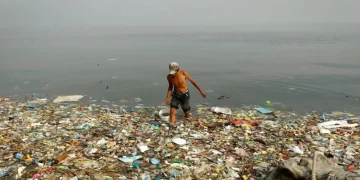 SOS για τους ωκεανούς – Μπουκάλι στα Κύματα: Μια Οδύσσεια από πλαστικό