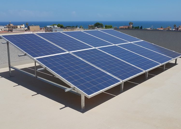 Φωτοβολταϊκά στις πολυκατοικίες: Τι πρέπει να ξέρετε