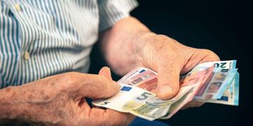 Συντάξεις χηρείας: Έρχεται μαχαίρι έως και 50%