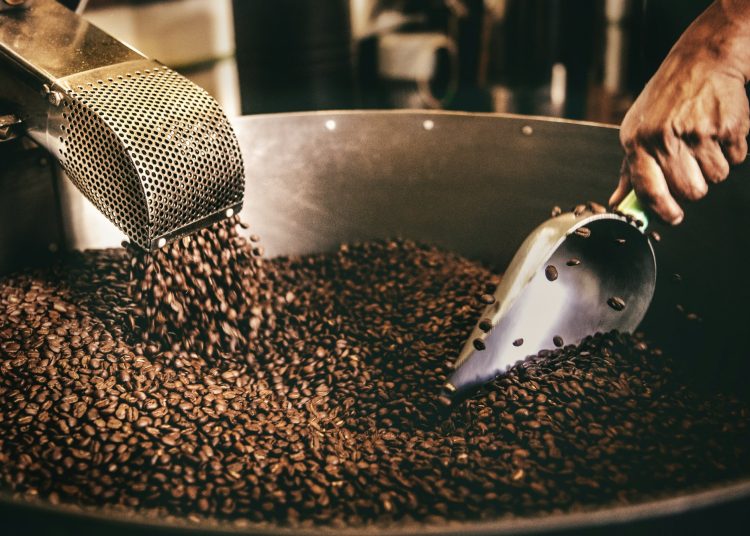 Ακρίβεια: Γιατί καφές και σιτάρι εκτοξεύουν τις τιμές