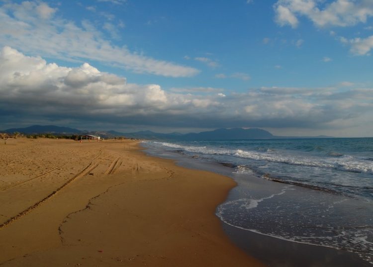 Εξαίρεση παραλιών Μπισχινόκαμπου-Ακίδα από τις «Απάτητες  Παραλίες»