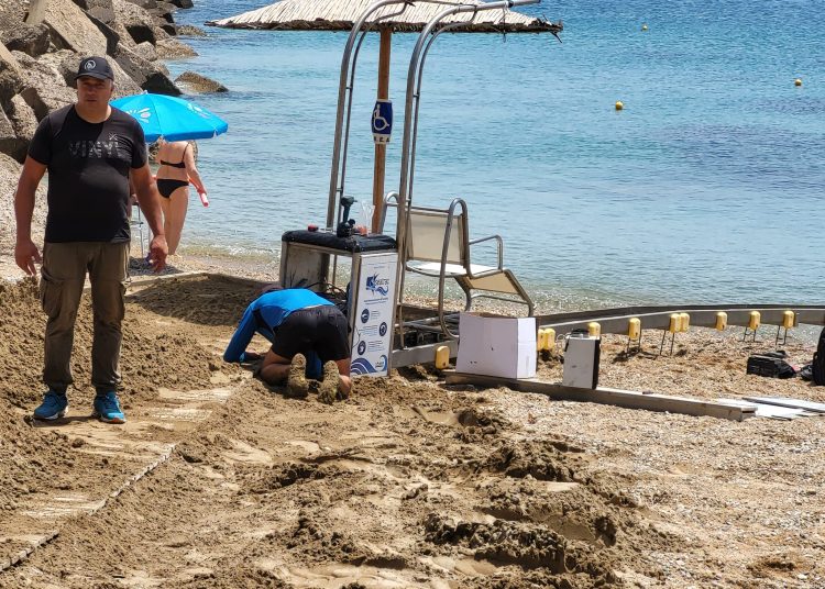 Κατάκολο: Μπήκε το seatrack στην παραλία