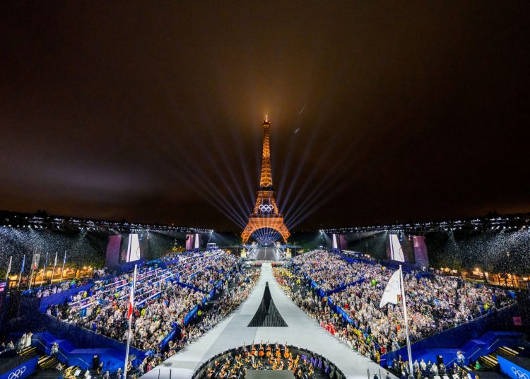 Παρίσι 2024: Η Φλόγα της Ολυμπίας φώτισε τον Κόσμο-Μηνύματα των Γάλλων για Ελευθερία και Ισότητα