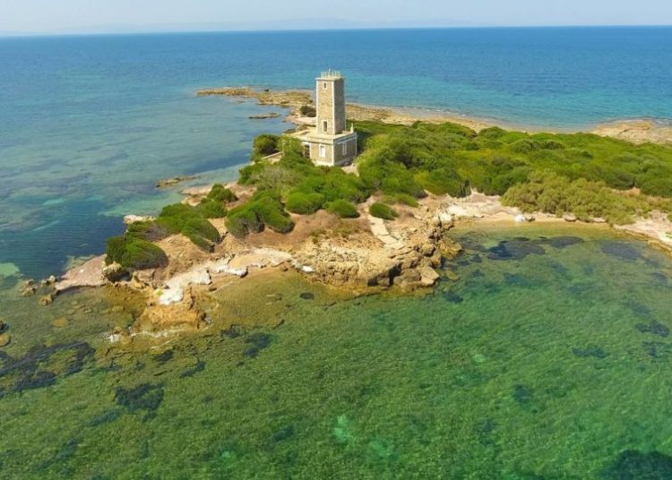Σπύρος Μπιμπίλας: Για μπάνιο σε ερημική παραλία στην Κυλλήνη