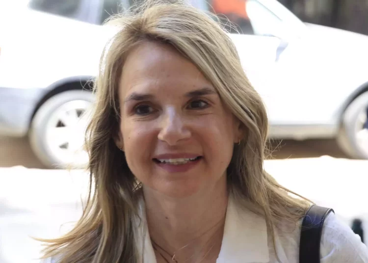 Η Μιλένα Αποστολάκη αποσύρεται από την κούρσα για την προεδρία του ΠΑΣΟΚ