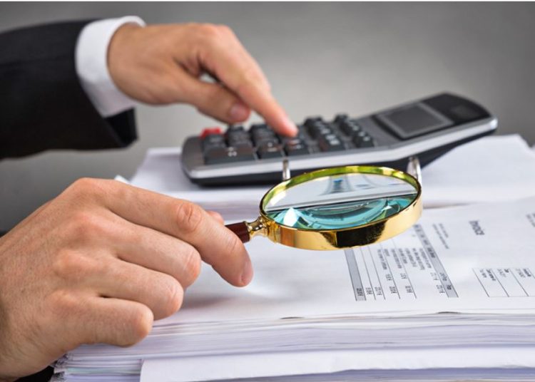 «Καταιγίδα» κατασχέσεων τραπεζικών λογαριασμών από την Εφορία – Τι πρέπει να προσέχουν οι φορολογούμενοι