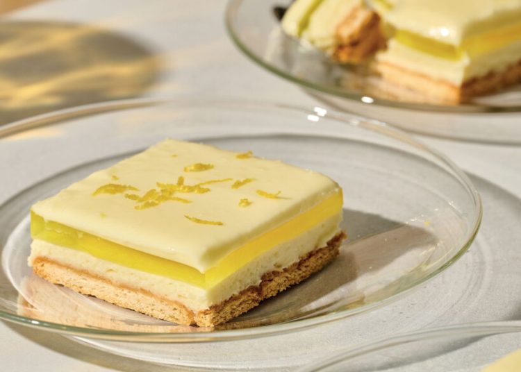 Γλυκό ψυγείου με ζελέ λεμόνι