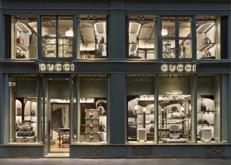 Οι Έλληνες αγαπούν τα πολυτελή ψώνια-Άνοδος στις πωλήσεις