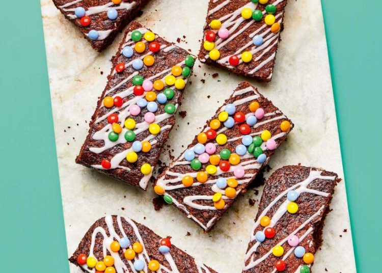 Φτιάχνουμε κέικ σοκολάτας-καφέ