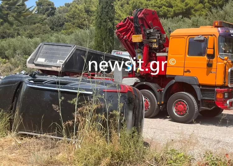 Πολύνεκρο τροχαίο στην Πύργου-Κυπαρισσίας – Νταλίκα παρέσυρε τρία ΙΧ, τουλάχιστον 4 νεκροί και 4 βαριά τραυματίες