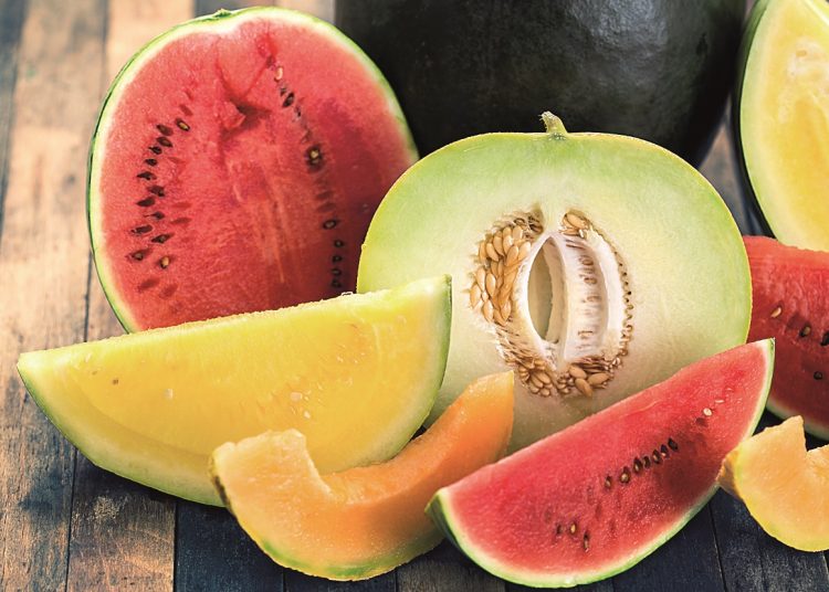 Ακρίβεια: «Φωτιά» οι τιμές στα καλοκαιρινά φρούτα