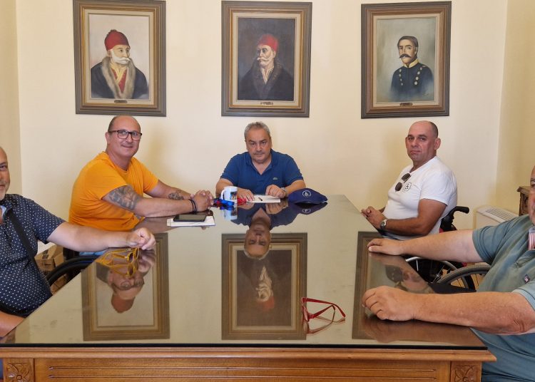 Συνάντηση Δημάρχου Πηνειού με το Σωματείο Παραπληγικών Ηλείας