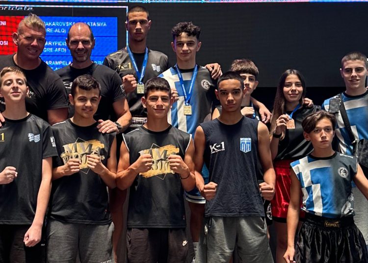 PANAGIOTOPOULOS-PAPADOPOULOS TEAM: Με 10 μετάλλια στο πανελλήνιο πρωτάθλημα Kick Boxing