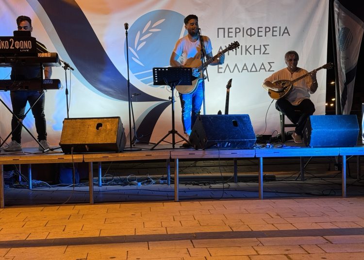 ΠΔΕ: Επιτυχημένη λαϊκή βραδιά στην πλατεία Ανδριάρα στον Πύργο